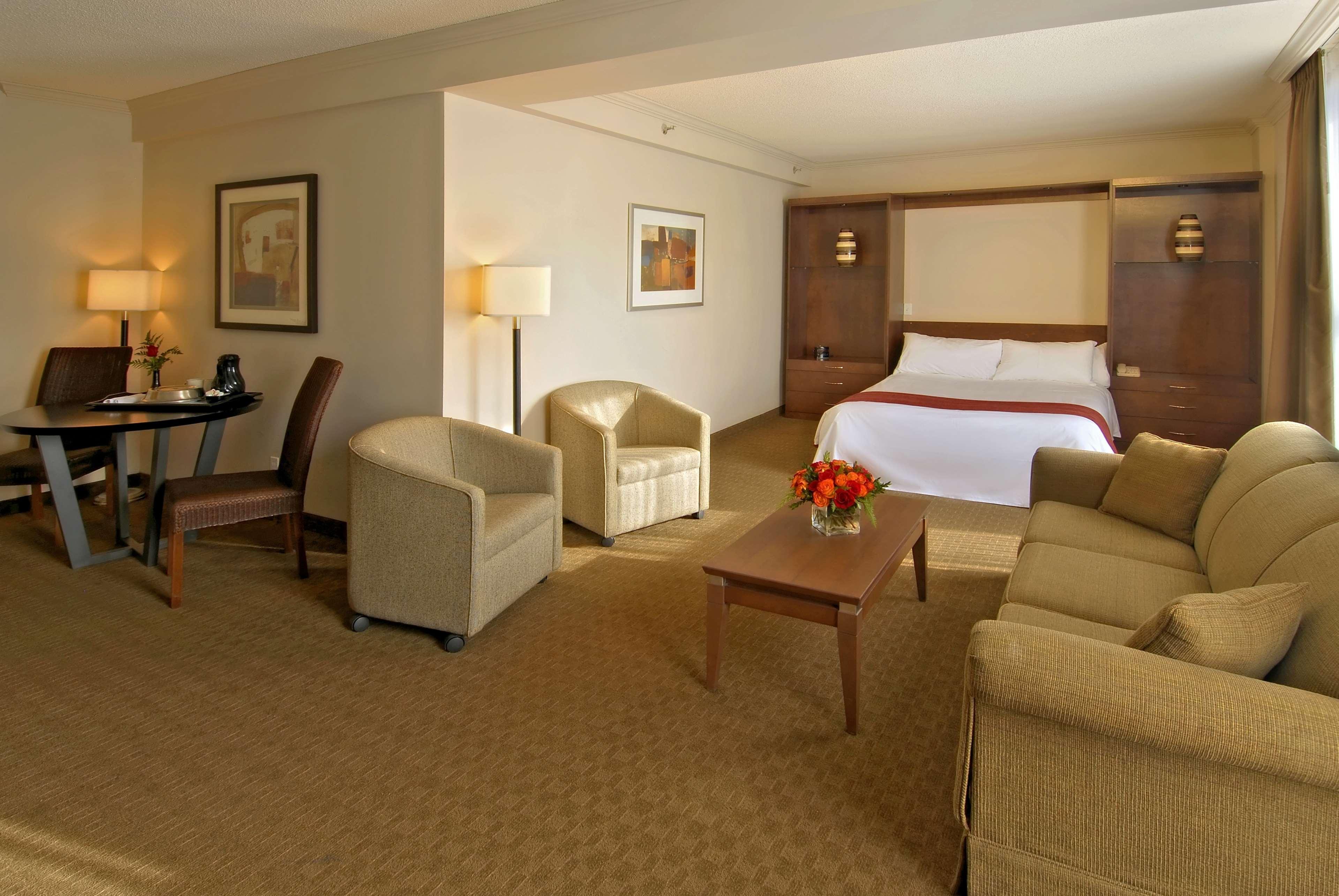 Western Lamplighter & Conference Centre Hotel
