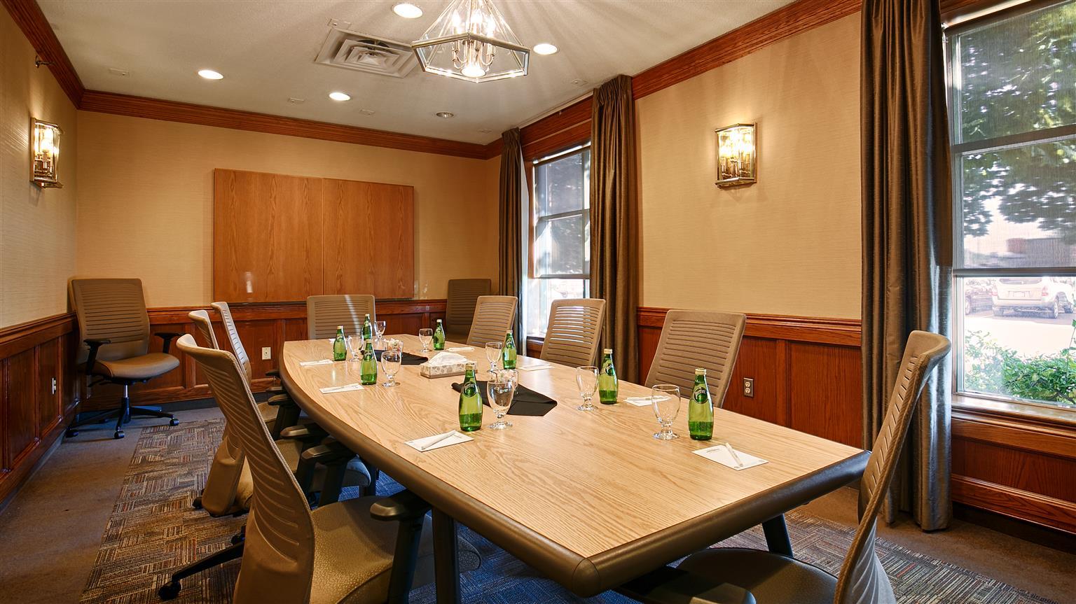 Western Lamplighter & Conference Centre Hotel