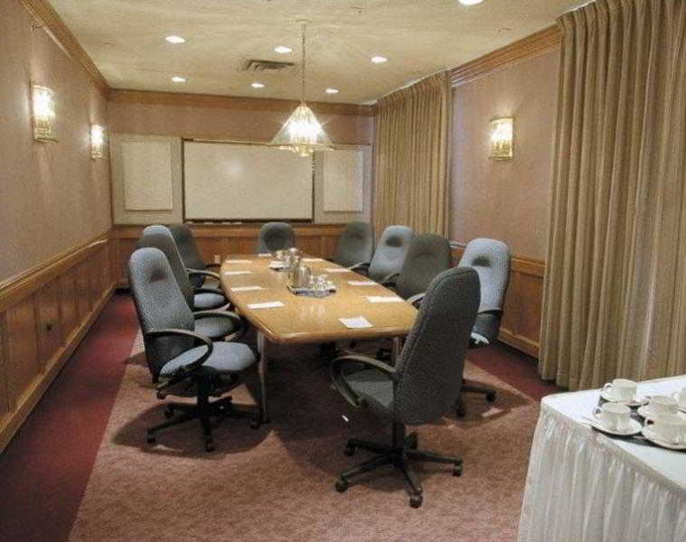 Hotel Western Lamplighter & Conference Centre 3*