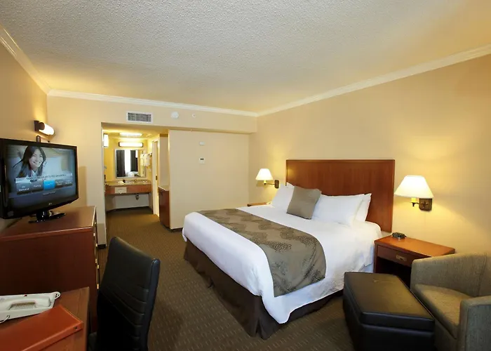 Best Western Plus Lamplighter Inn & Conference Centre