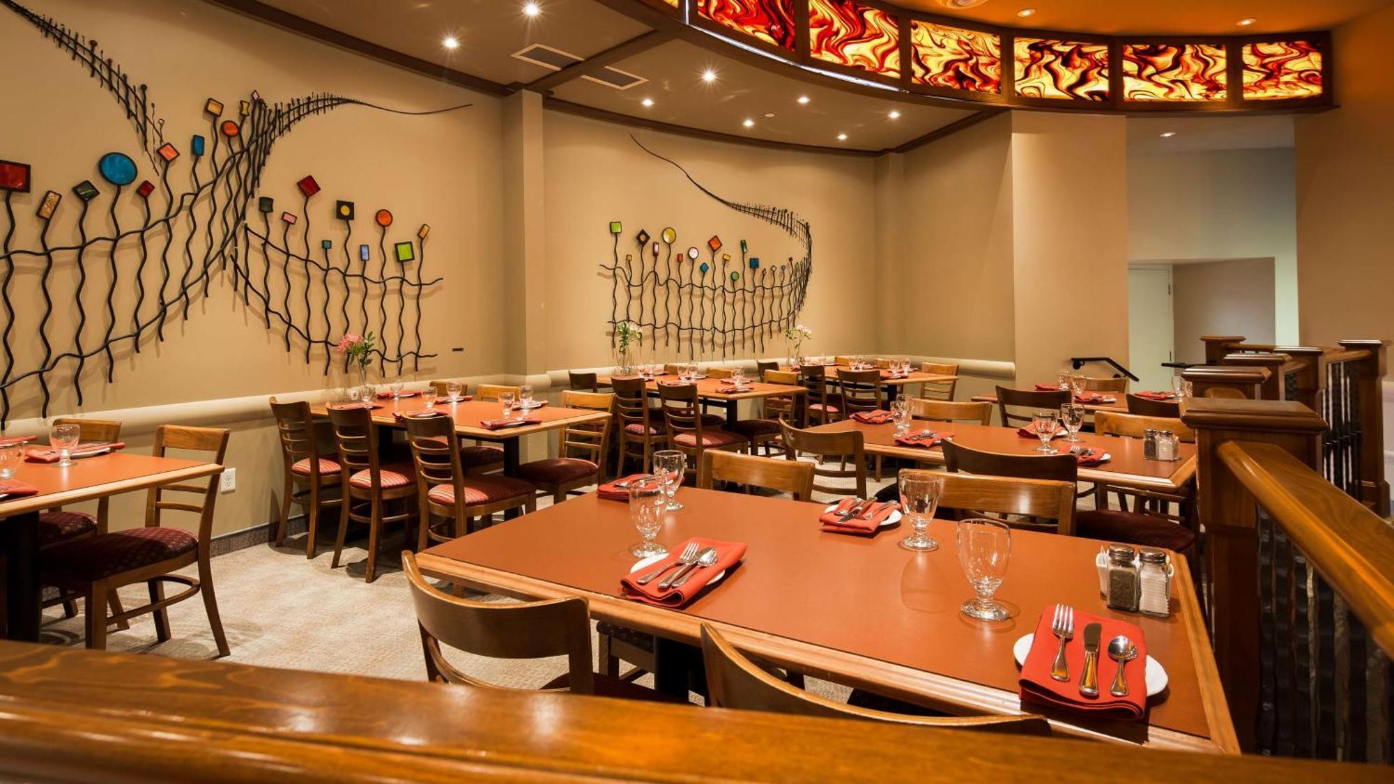 Western Lamplighter & Conference Centre 3*