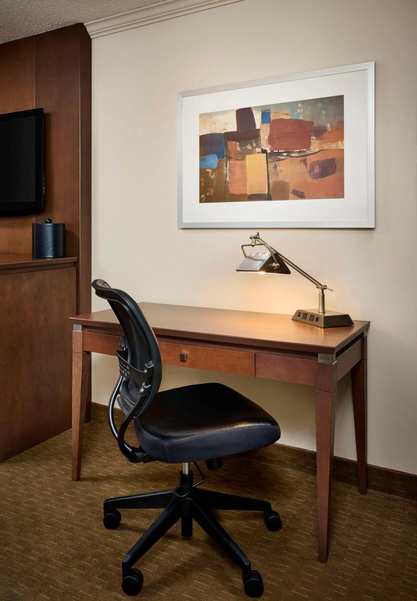 Western Lamplighter & Conference Centre 3* London