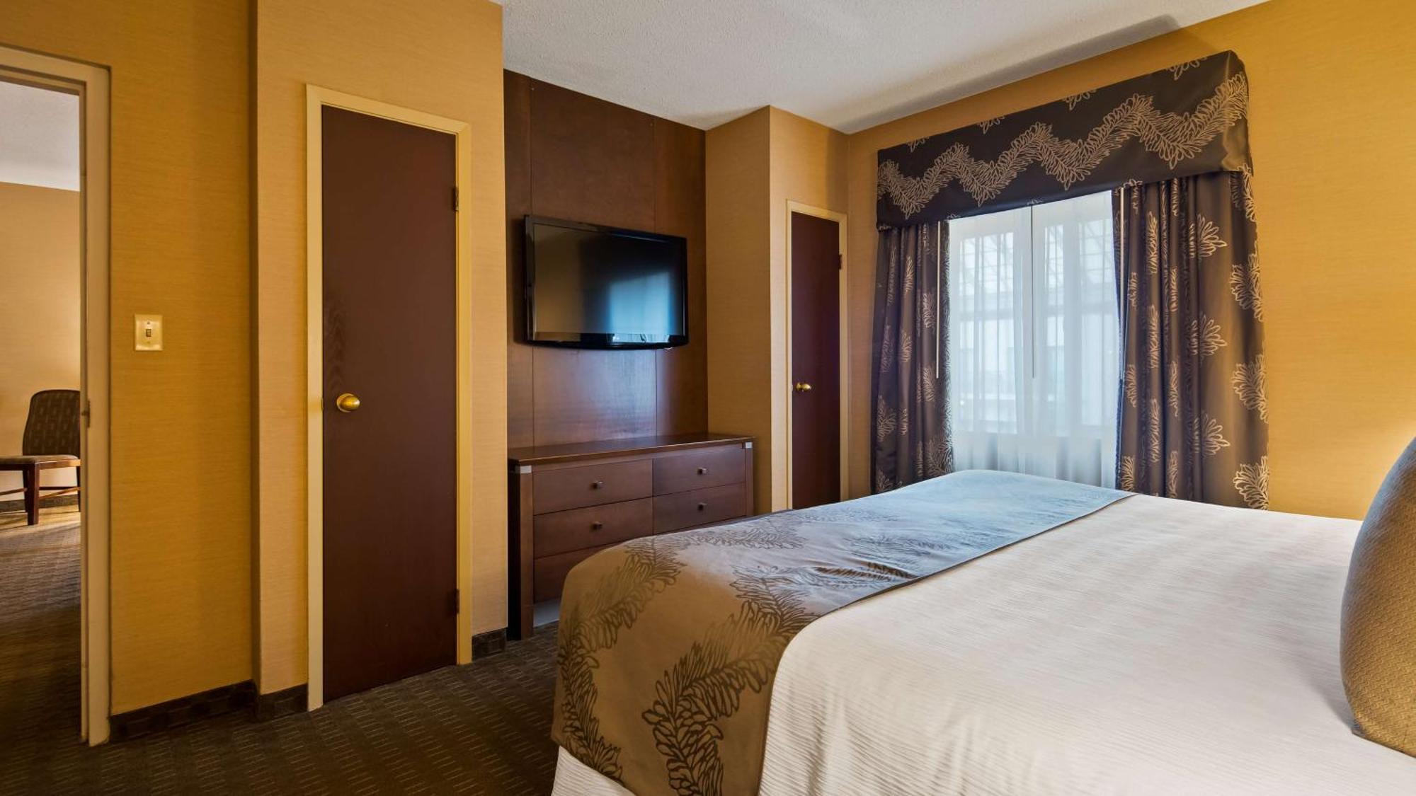 Western Lamplighter & Conference Centre 3*